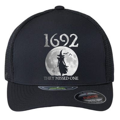 Retro 1692 They Missed One Witch Salem 1692 Halloween Witch Flexfit Unipanel Trucker Cap