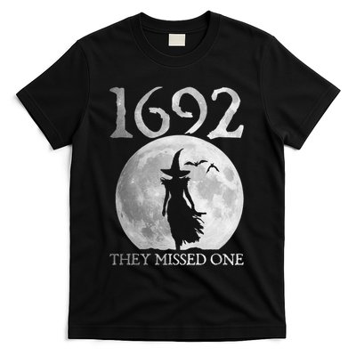 Retro 1692 They Missed One Witch Salem 1692 Halloween Witch T-Shirt