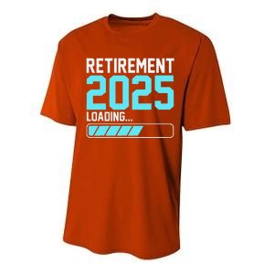 Retirement 2025 Loading Funny Retiring Retired Performance Sprint T-Shirt