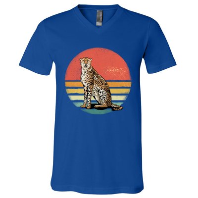 Retro 70s Vintage Cheetah Sunset Cheetah Animal Lover Great Gift V-Neck T-Shirt