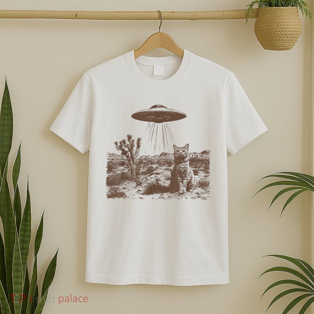 Retro 90s Western Vintage Ufo Cowboy Cat Wild West Kitten T-Shirt