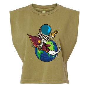 Retro Astronaut Illustration Garment-Dyed Women's Muscle Tee