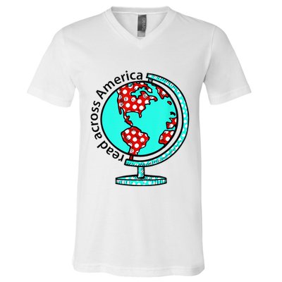 Reads Across That America Reading Lover Teacher Reader V-Neck T-Shirt
