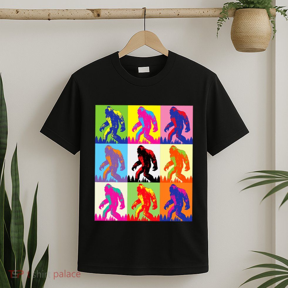 Retro Bigfoot Bigfoot Art Sasquatch Funny Art Bigfoot T-Shirt