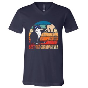 Retro Best Cat Grandpa Ever Funny Fist Bump Granddad Gift V-Neck T-Shirt