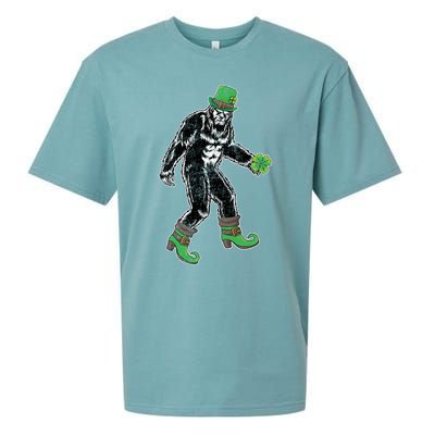 Retro Big Foot Leprechaun St Patrick's Day Sasquatch Lover Great Gift Sueded Cloud Jersey T-Shirt