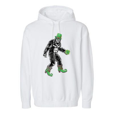 Retro Big Foot Leprechaun St Patrick's Day Sasquatch Lover Great Gift Garment-Dyed Fleece Hoodie