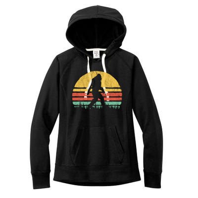 Retro Bigfoot Hipster Vintage Vibe Retro Seventies Graphic Funny Gift Women's Fleece Hoodie