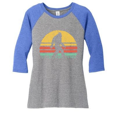 Retro Bigfoot Hipster Vintage Vibe Retro Seventies Graphic Funny Gift Women's Tri-Blend 3/4-Sleeve Raglan Shirt