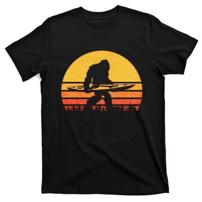 Retro Bigfoot Kayak Gift Vintage Sasquatch Kayaking Gift T-Shirt