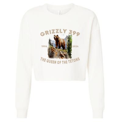 Retro Bear Lover Queen Of The Tetons Grizzly 399 Wildlife Cropped Pullover Crew