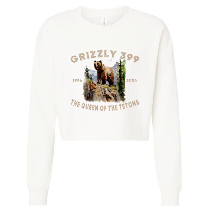 Retro Bear Lover Queen Of The Tetons Grizzly 399 Wildlife Cropped Pullover Crew