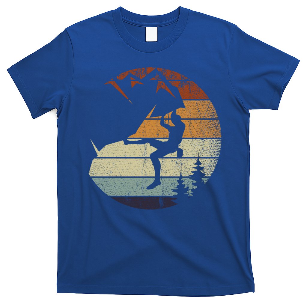 Retro Bouldering Mountain Climber Climb Sports Rock Climbing Gift T-Shirt