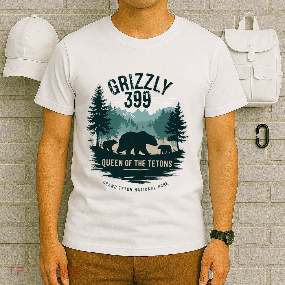 Retro Bear Queen Of The Tetons Grizzly 399 National Park T-Shirt