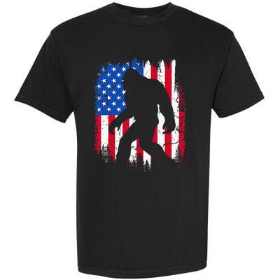 Retro Bigfoot Silhouette USA Flag Sasquatch Lovers July 4th Garment-Dyed Heavyweight T-Shirt