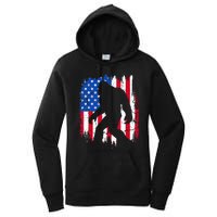 Retro Bigfoot Silhouette USA Flag Sasquatch Lovers July 4th Women's Pullover Hoodie