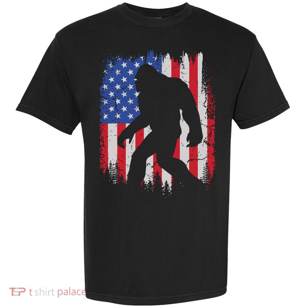 Retro Bigfoot Silhouette USA Flag Sasquatch Lovers July 4th Garment-Dyed Heavyweight T-Shirt