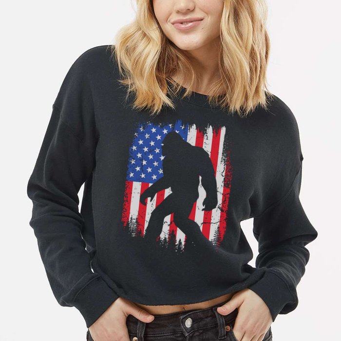 Retro Bigfoot Silhouette USA Flag Sasquatch Lovers July 4th Cropped Pullover Crew