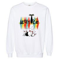 Retro Bowling Tee Vintage Bowler Alley Cat Vintage Garment-Dyed Sweatshirt