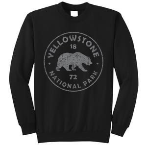 Retro Bear Yellowstone National Park 1872 Hiking Souvenir Sweatshirt