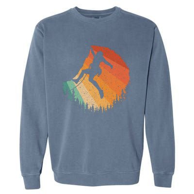 Rock Climbing Art For Women Mountain Climber Bouldering Garment-Dyed Sweatshirt