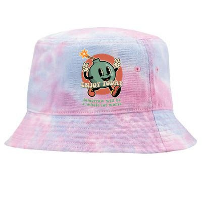 Retro Cartoon Bomb Nihilism Classic Fit Crew Neck Tie-Dyed Bucket Hat