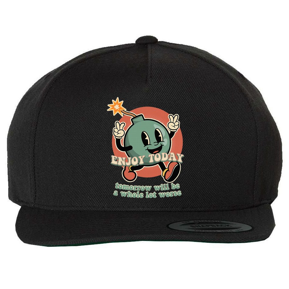 Retro Cartoon Bomb Nihilism Classic Fit Crew Neck Short Sleeve Black Wool Snapback Cap