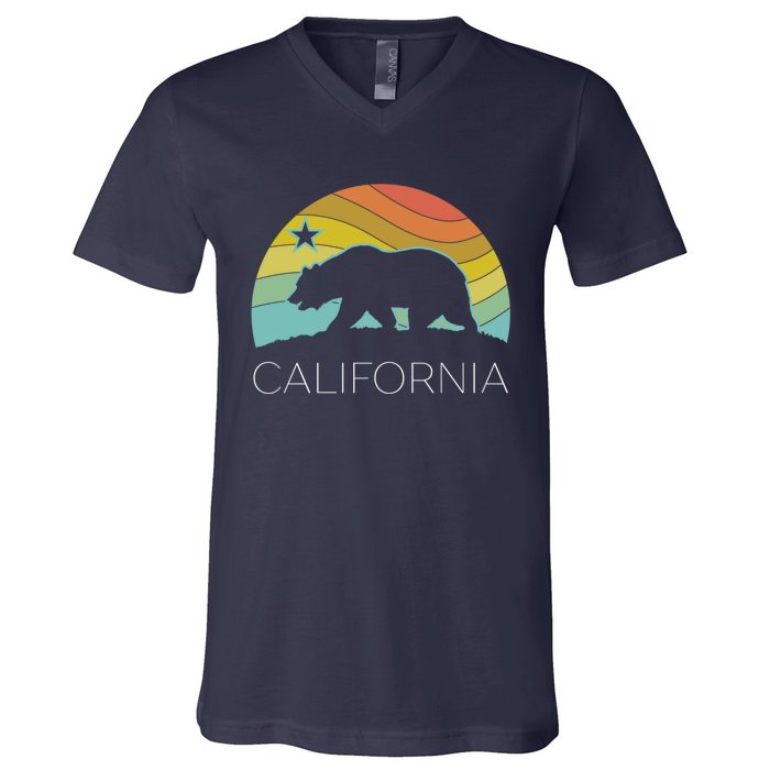 Retro California Bear Vintage Beach Cali Pride Surf 70s 80s V-Neck T-Shirt