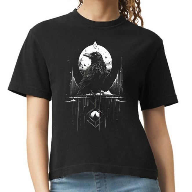 Raven Crow Dark Bird Witchcraft Omens Midnight Moon Night Mystic Folklore Magic Comfort Colors Boxy T-Shirt