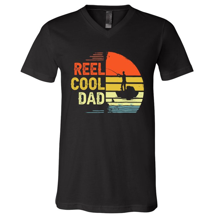 Reel Cool Dad Fisher Daddy Fathers Day Retro Vintage Great Gift V-Neck T-Shirt