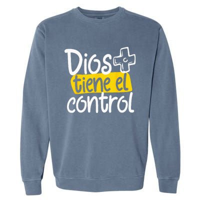 Regalo Cristiano En Espanol Christian Spanish Dios Tiene Con Garment-Dyed Sweatshirt