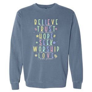 Retro Christian Easter Day Family Garment-Dyed Sweatshirt