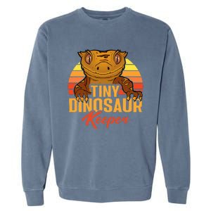 Retro Crested Gecko Tiny Dinosaur Keeper Herpetologist Garment-Dyed Sweatshirt