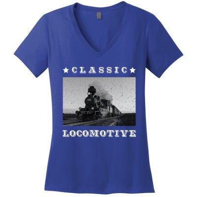 Retro Classic Locomotive Steam Train Lovers Vintage Gift Women's V-Neck T-Shirt