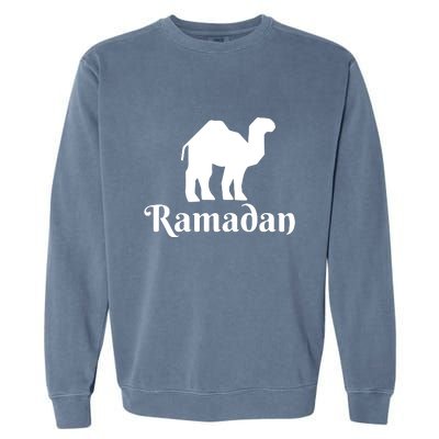 Ramadan Camel Muslim Gift Ramadan Mubarak Garment-Dyed Sweatshirt