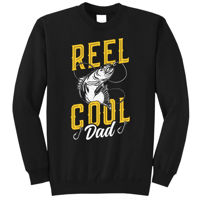 Reel Cool Papa Fishing Dad Gifts Father's Day Fisherman Fish Sweatshirt