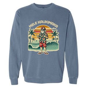 Retro Christmas Surf Mele Kalikimaka Santa Shaka Hawaii Gift Garment-Dyed Sweatshirt