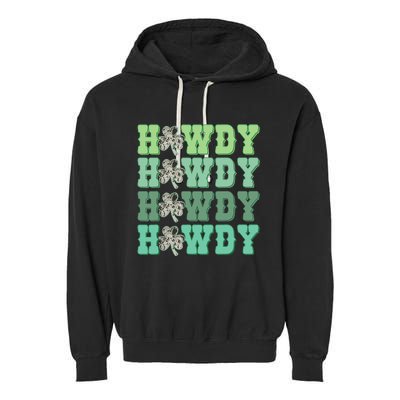 Retro Cowhide Western Howdy St Patricks Day Irish Shamrock Garment-Dyed Fleece Hoodie