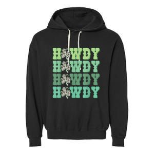 Retro Cowhide Western Howdy Happy St Patrick's Day Irish Shamrock Garment-Dyed Fleece Hoodie