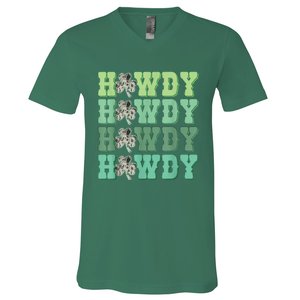 Retro Cowhide Western Howdy Happy St Patrick's Day Irish Shamrock V-Neck T-Shirt