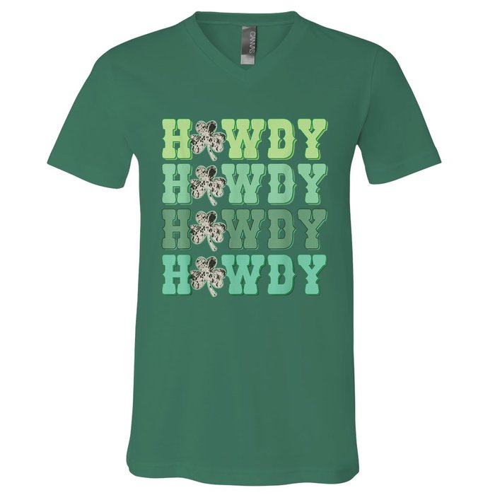 Retro Cowhide Western Howdy Happy St Patrick's Day Irish Shamrock V-Neck T-Shirt