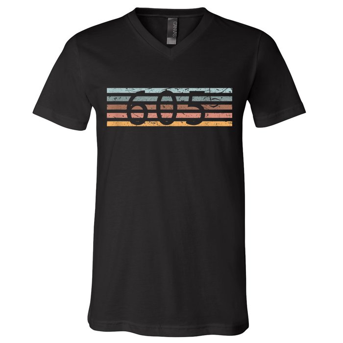 Retro Distressed 605 Area Code Sioux Falls South Dakota SD V-Neck T-Shirt