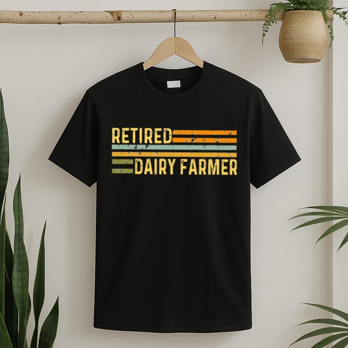 Retired Dairy Farmer Distressed Retirement Retire Cow Cattle T-Shirt