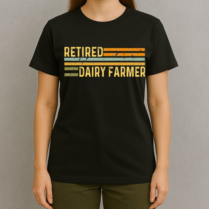 Retired Dairy Farmer Distressed Retirement Retire Cow Cattle T-Shirt