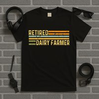 Retired Dairy Farmer Distressed Retirement Retire Cow Cattle T-Shirt