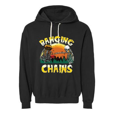 Retro Disc Golf Banging Chains Spooky Halloween Skeleton Garment-Dyed Fleece Hoodie