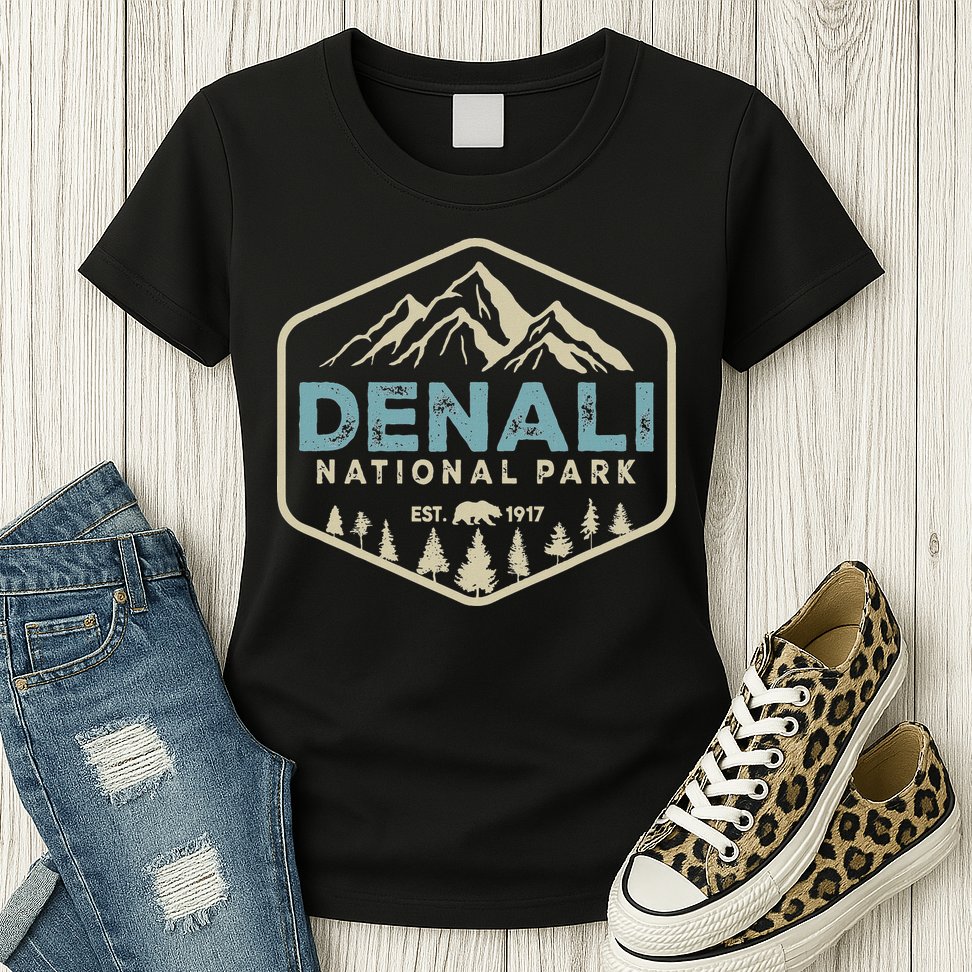 Retro Denali National Park Mountains Nature Vintage Hiking Womens T-Shirt