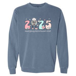 Retro Emergency Department Happy New Year 2025 Er Crew Nurse Garment-Dyed Sweatshirt