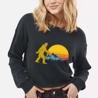 Retro Sasquatch Mountain Sunset Cropped Pullover Crew