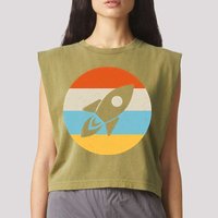 Retro Sunset Spaceship Garment-Dyed Women's Muscle Tee